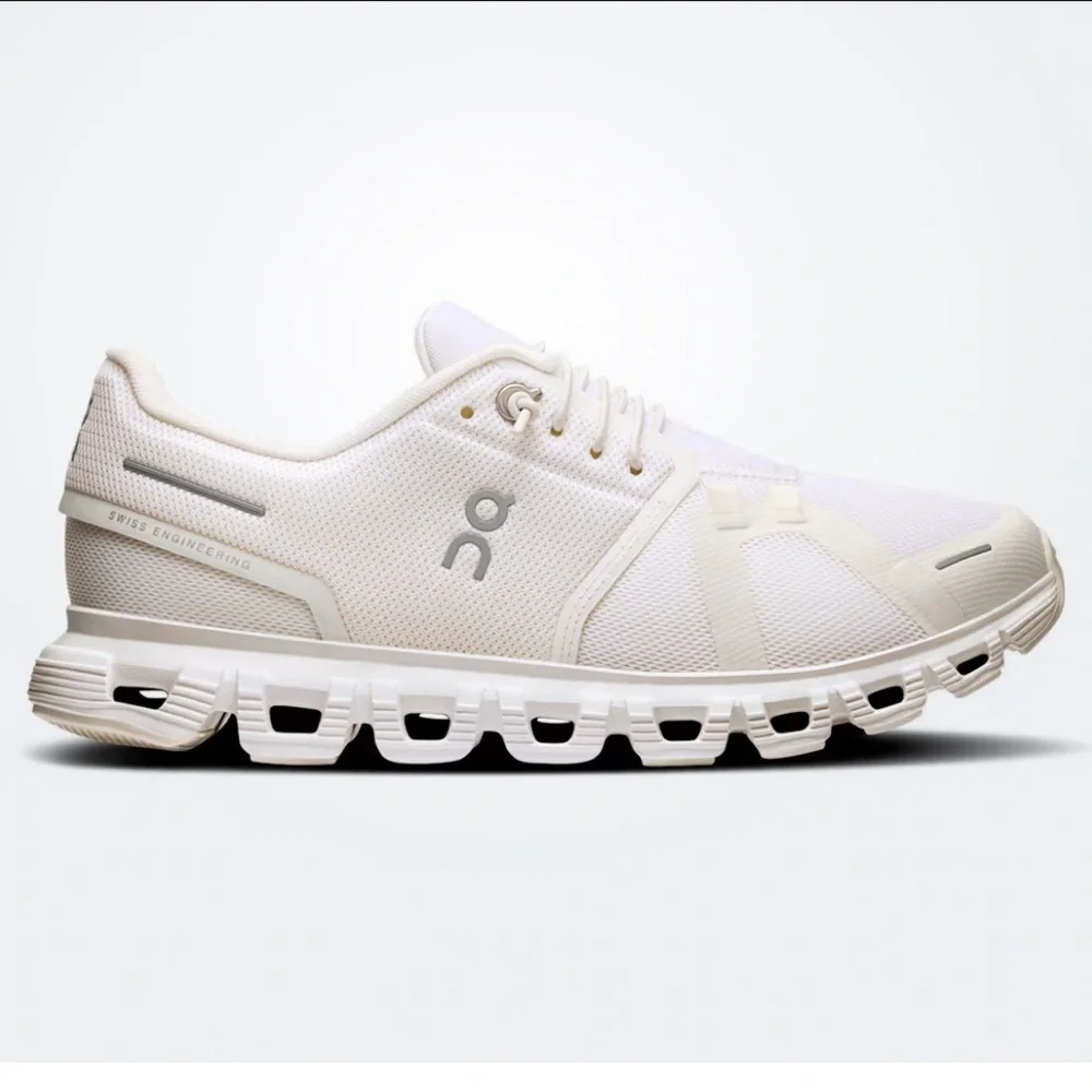 On Cloud Womens Tennis Shoes size 10 - Picture 1 of 7